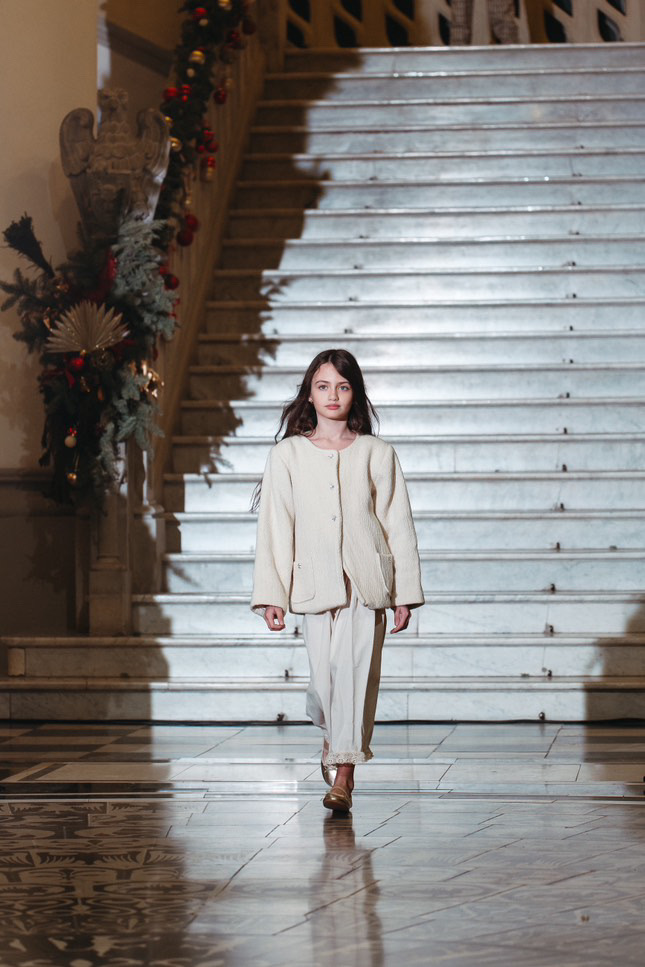 74212373-6C9D-4B79-905D-16B6D1AF51D5