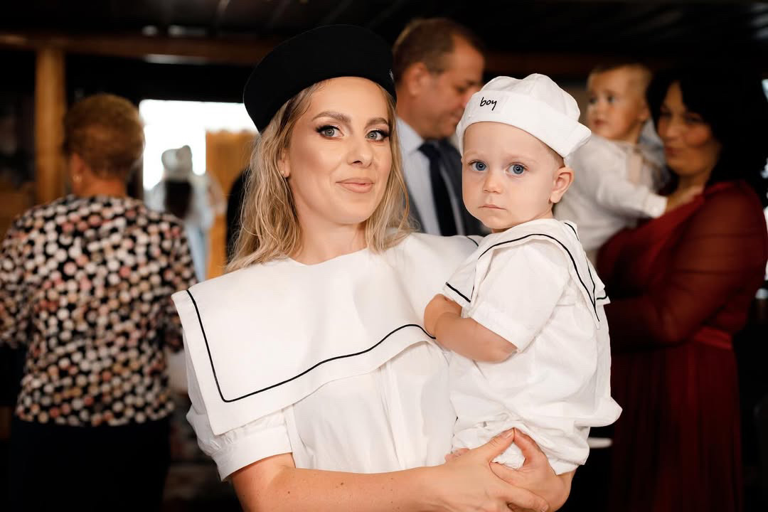 279EE556-7EAF-4CCF-BD95-6B69FF7379D3